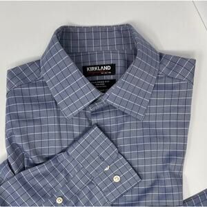 Kirkland Signature Tailored Fit Non-Iron size Medium Pre-Owned in good condition